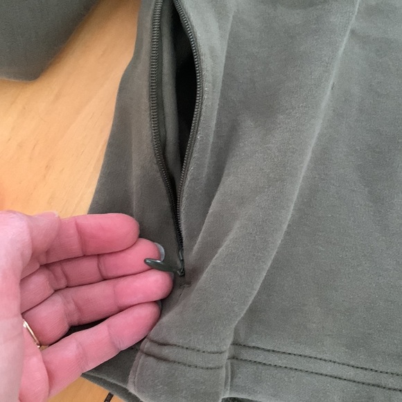 Puma olive green hooded sweatshirt with pockets. - Picture 3 of 6